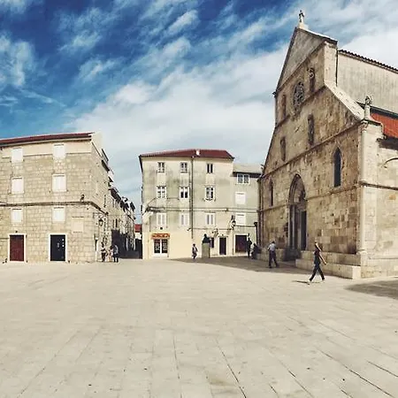 Tatjana Pag Town